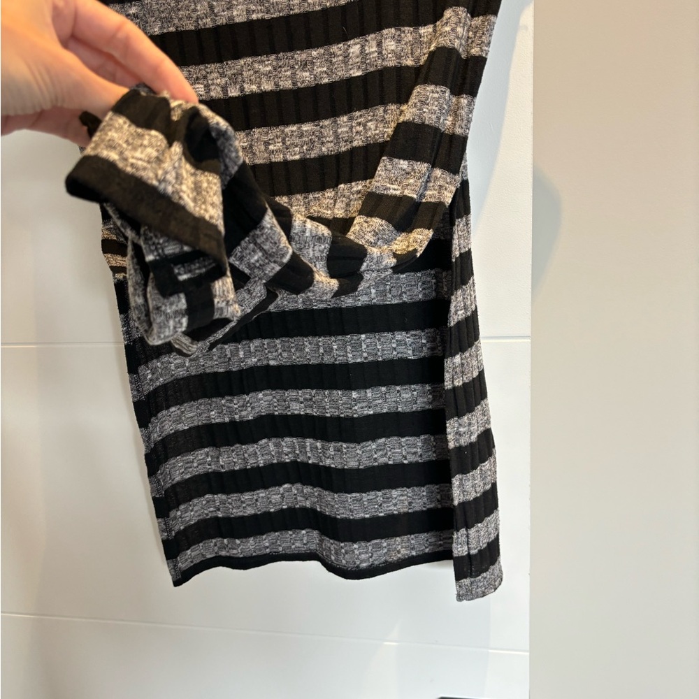 Striped Top - Picture 4 of 6